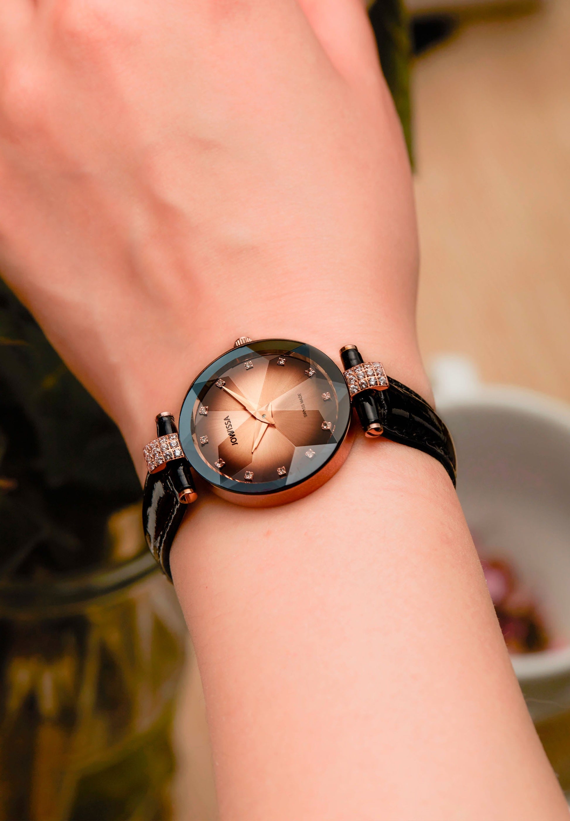 Facet Strass Swiss Ladies Watch J5.651.M-3